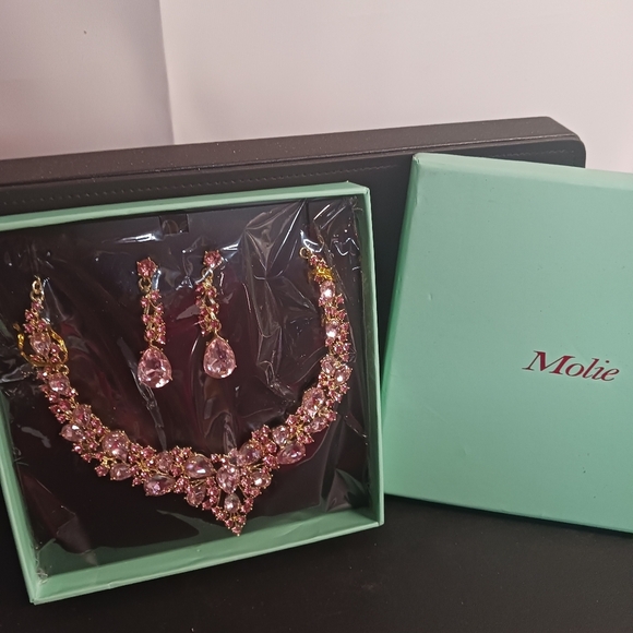NWT Molie Bridal Austrian Crystal Necklace and Earrings - Picture 5 of 5